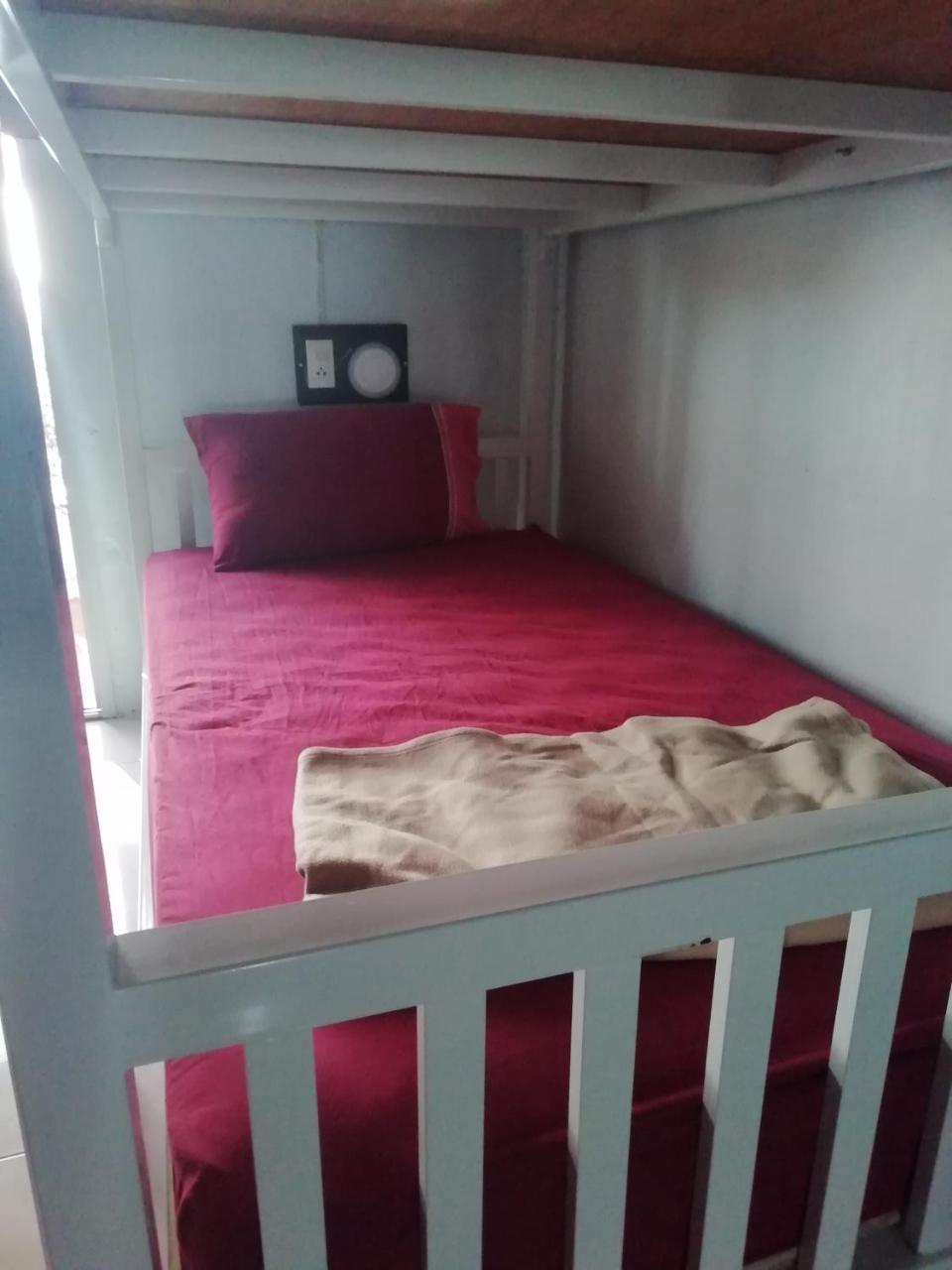 Neverland Dorm ピピ島 エクステリア 写真