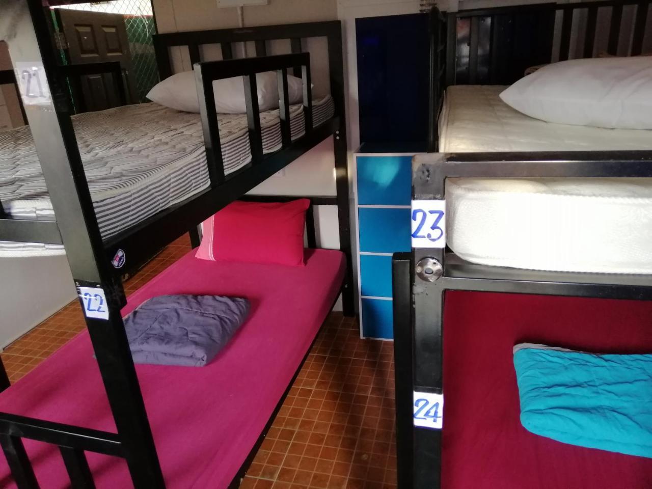 Neverland Dorm ピピ島 エクステリア 写真